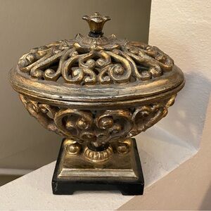 Decorative Bowl with Lid. Gold/Black.